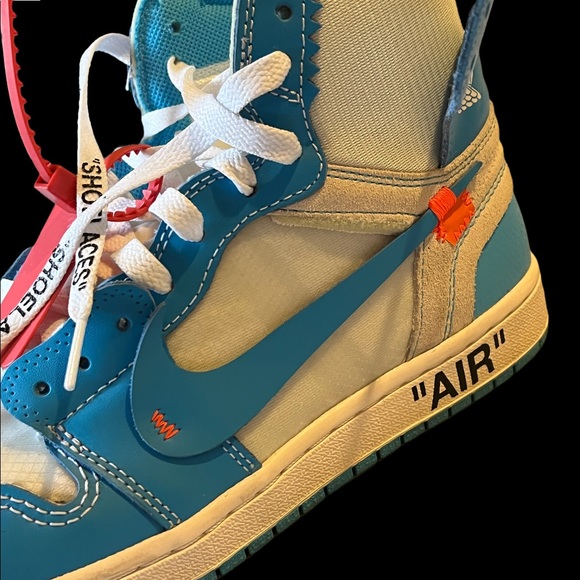 Off—-White x Air Jordan 1 Retro High OG UNC - Picture 12 of 16